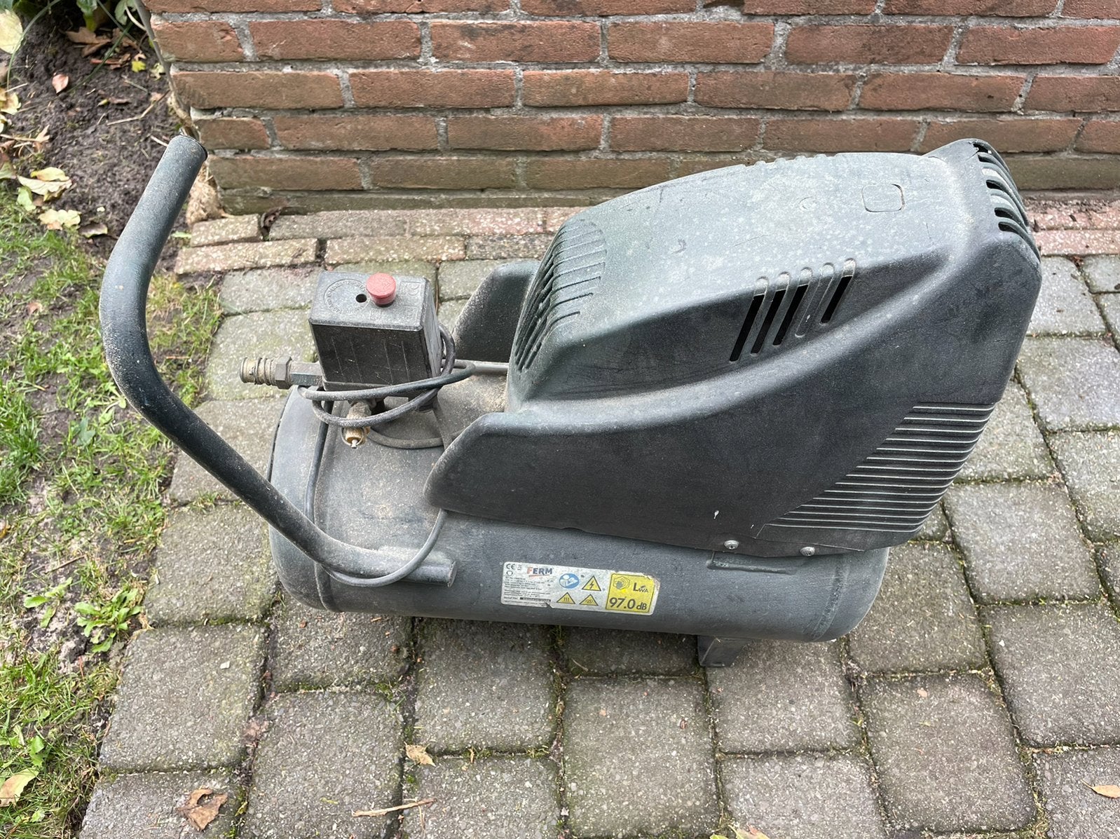 Ferm compressor, Minder dan 25 liter, Ophalen, Zo goed als nieuw, Minder dan 200 liter/min
