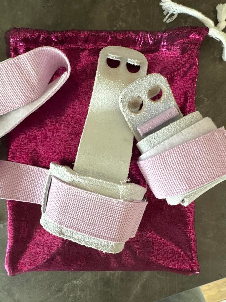Turnleertjes roze met tasje, Materiaal, Zo goed als nieuw, Roze, Kindermaat 122 t/m 140