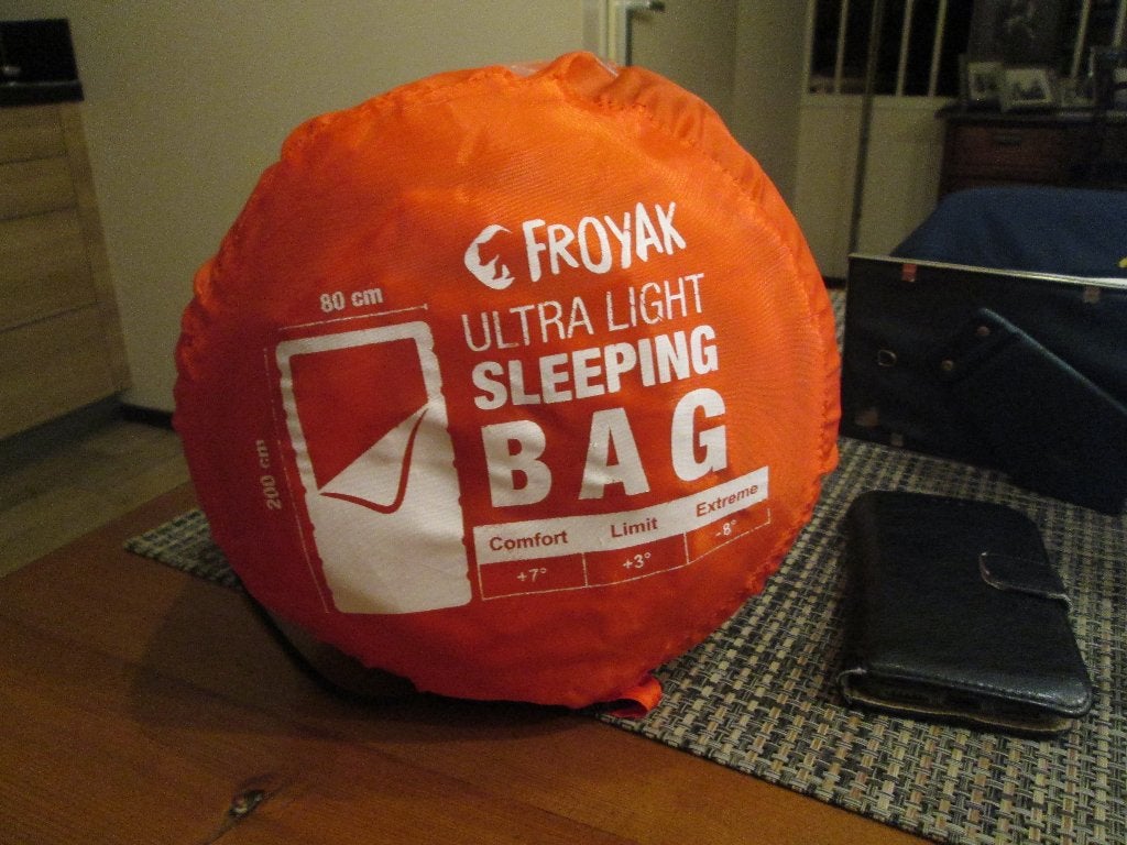 Slaapzak Froyak Ultra Light Sleeping Bag 200x80 cm € 17,50, Caravans en Kamperen, Ophalen of Verzenden, Zo goed als nieuw