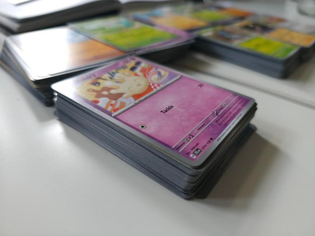Grote stapel Pokémon kaarten 300 stuks, Ophalen of Verzenden, Gebruikt, Meerdere kaarten