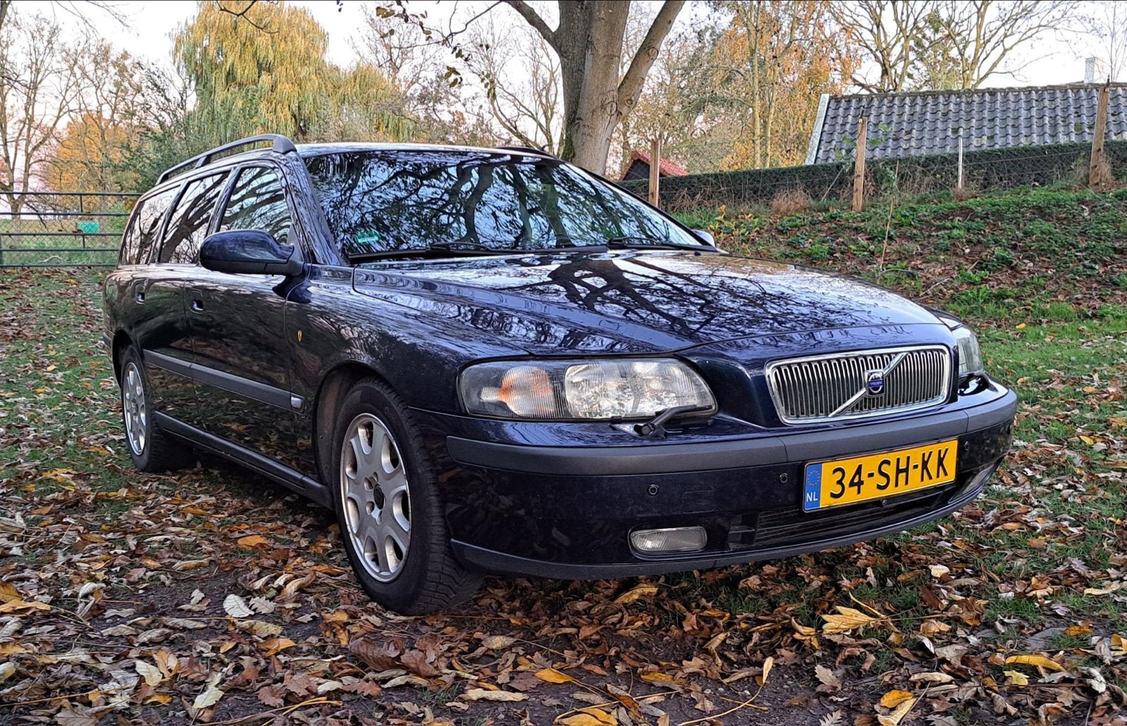 Volvo V70 2.4 T 200PK AUT 2002 Blauw, Auto's, 1800 kg, Blauw, V70, Stationwagon