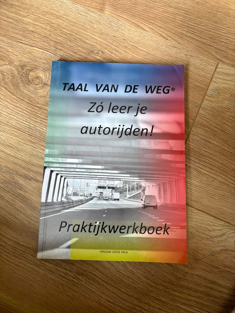 Auto praktijkboek Taal van de Weg - Zo leer je autorijden!, Ophalen of Verzenden, Zo goed als nieuw, Overige niveaus