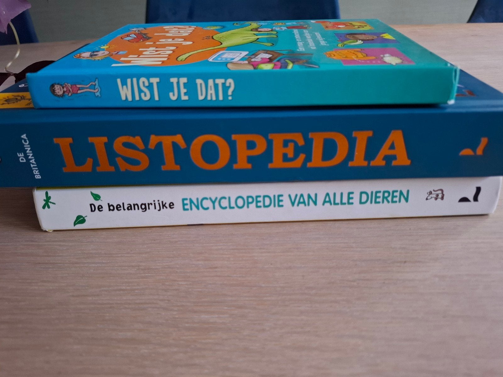 3 boeken: Wist je dat?, Listopedia, Encyclopedie Dieren, Complete serie, Diverse auteurs, Ophalen of Verzenden, Zo goed als nieuw