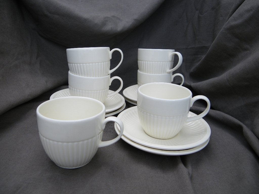 Wedgwood EDME COUPE  Puntgave kop en schotels, Ophalen of Verzenden, Zo goed als nieuw, Kop(pen) en/of Schotel(s), Wedgwood