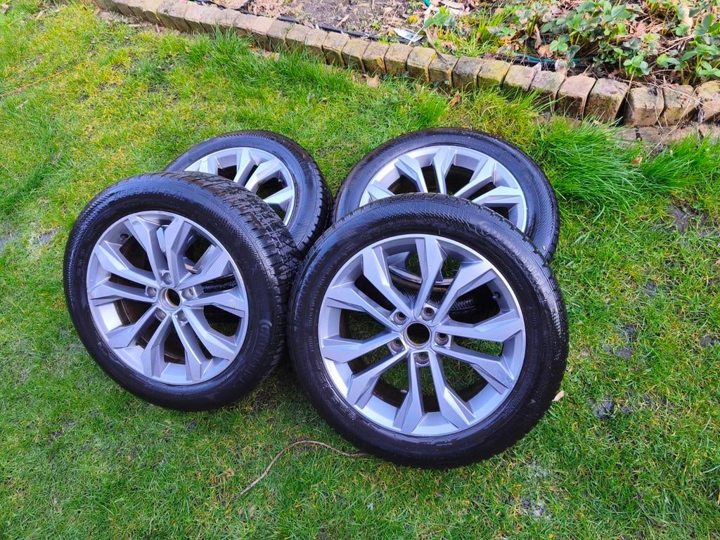 Lichtmetalen velgen afkomstig van een Passat GTE, Ophalen, 215 mm, Velg(en), 17 inch