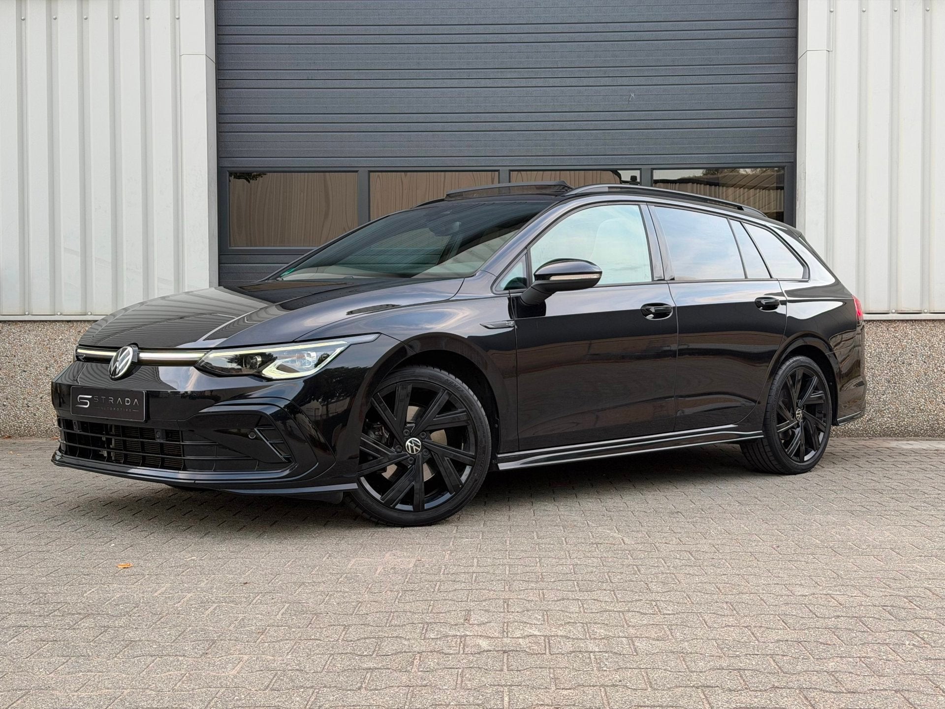 Volkswagen GOLF Variant R-Line 2.0TSI Pano Keyless Carplay, Auto's, Gebruikt, Euro 6, 1984 cc, Zwart
