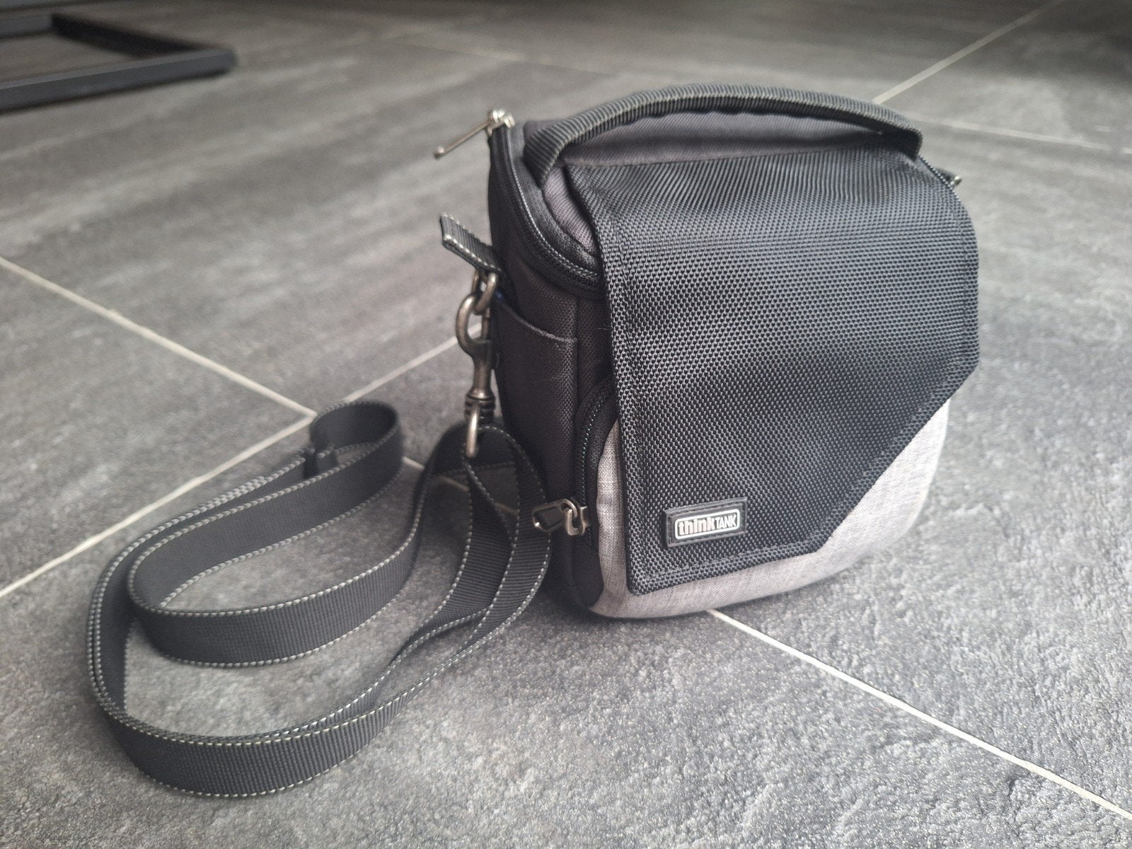 Think Tank Mirrorless Mover 10 V2 Cool Grey cameratas, Schouderband, Think Tank, Ophalen of Verzenden, Zo goed als nieuw