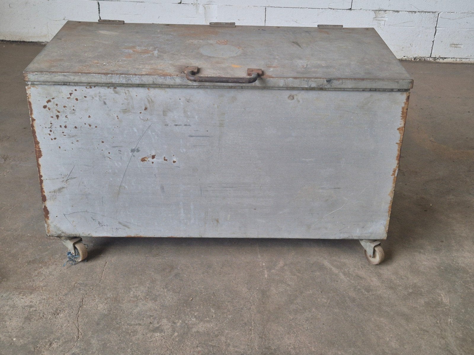 Verrijdbare metalen gereedschapskist - 80x40x50 cm, Ophalen, Gebruikt