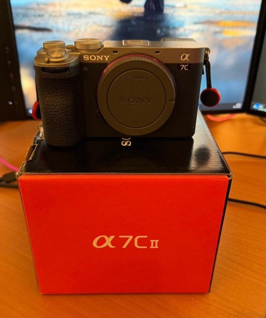 Sony A7C II Body Zilver - Slechts 296 clicks, Audio, Tv en Foto, Bluetooth, Zo goed als nieuw, Accu, Sony