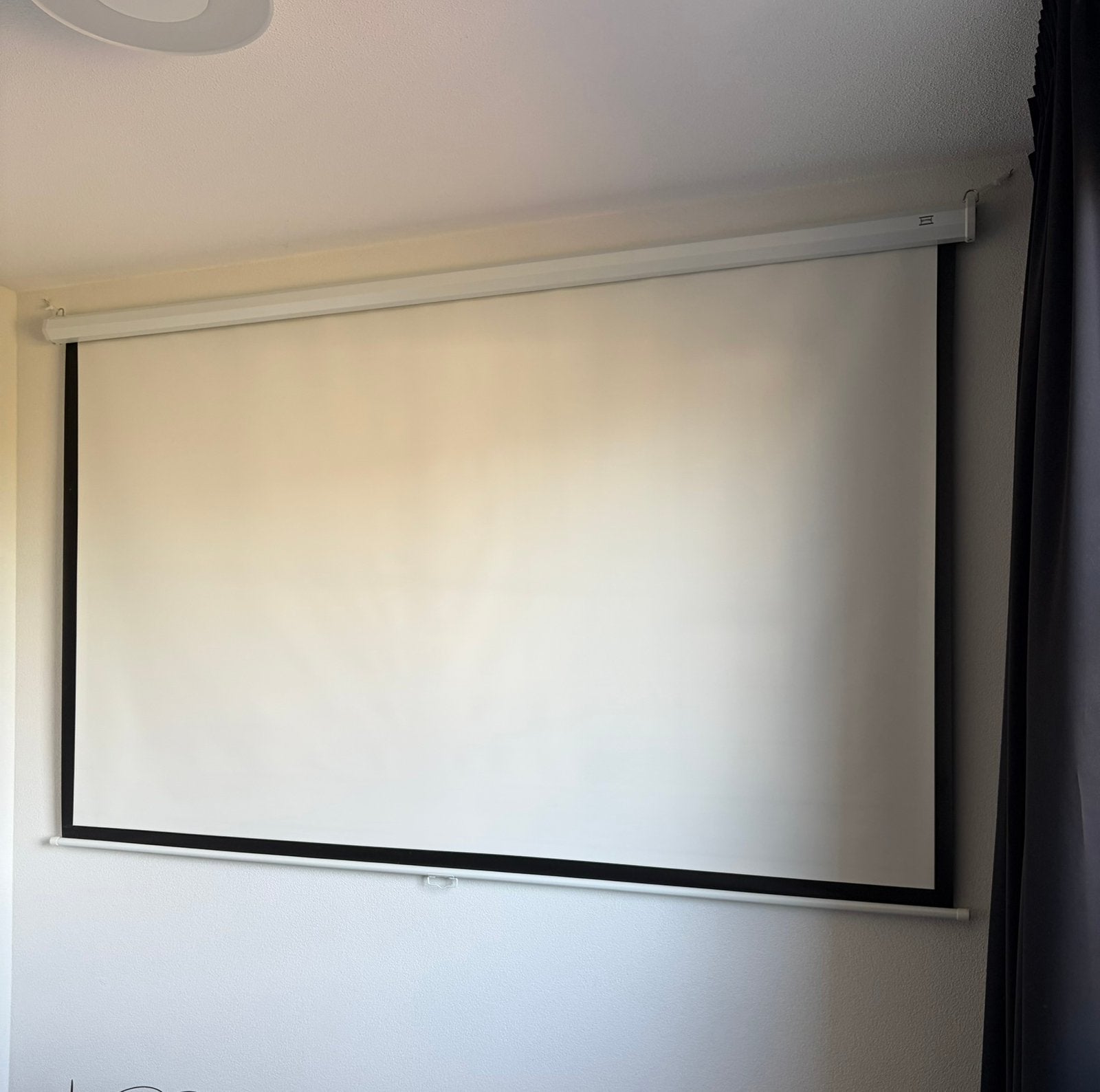 Beamer projectie scherm breedte 250 cm., Audio, Tv en Foto, Projectieschermen, Ophalen, Zo goed als nieuw