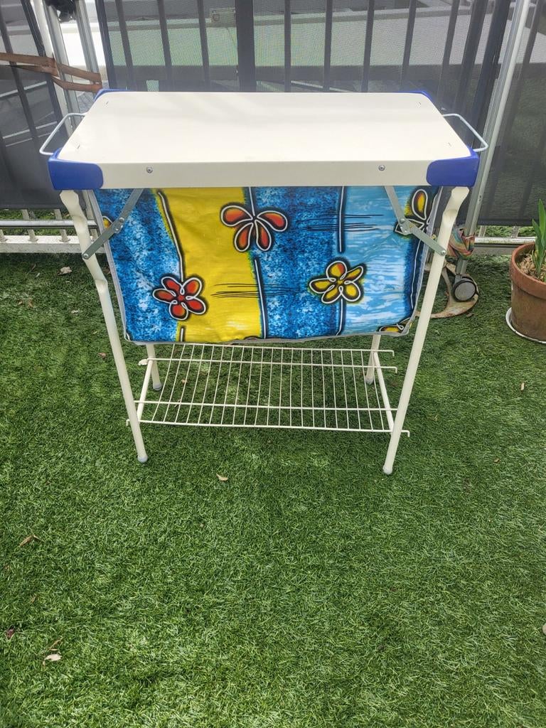 Campingtafel en 2 sta-tafels, Ophalen, Campingtafel