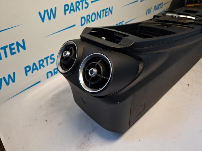 Middenconsoles van een Alfa Romeo Giulia, Gebruikt, -, Verzenden, -