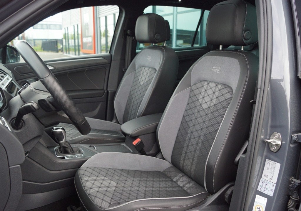 Volkswagen TIGUAN 1.4 e-Hybrid R-Line 245pk/Panodak/ Trekhaa, Auto's, Volkswagen, 1716 kg, Huisgarantie, 4 cilinders, Met garantie (alle)
