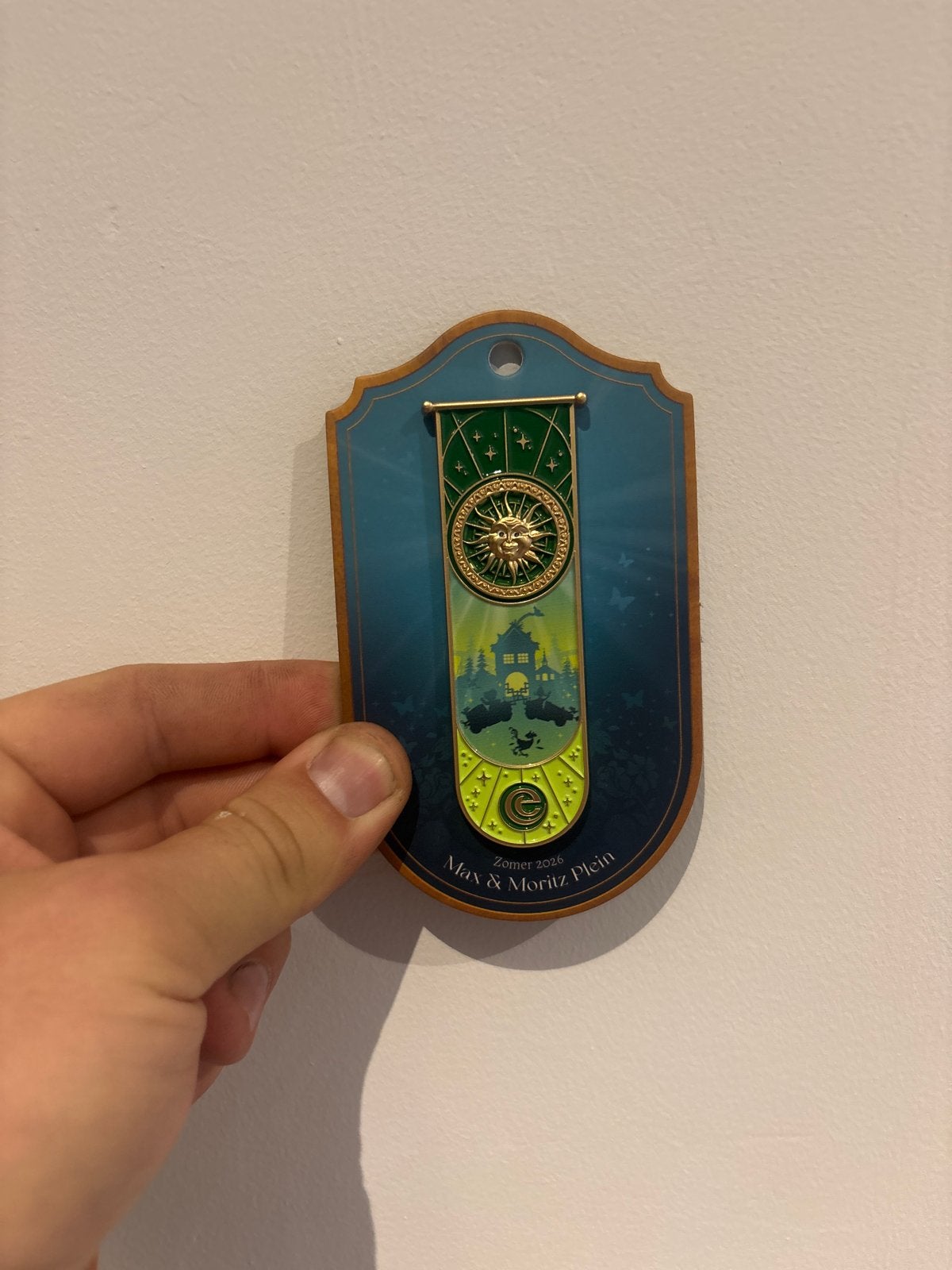 Ruilen!!  Efteling Pin Max en Moritz Plein Zomer 2026, Ophalen of Verzenden, Nieuw, Button of Speldje