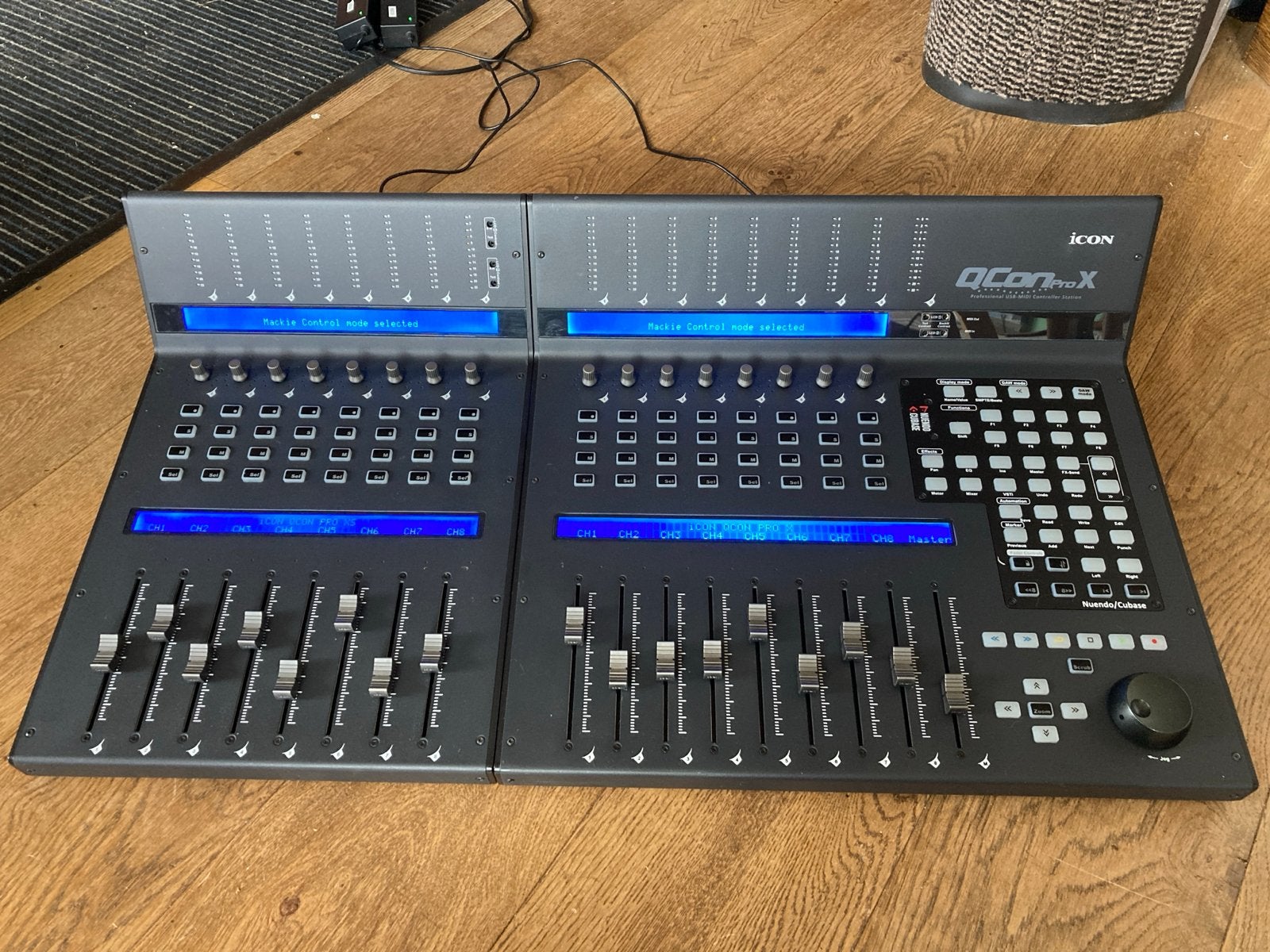 iCON QCon Pro X en QCon Pro XS MIDI/Audio Controller, Ophalen, Zo goed als nieuw, 10 tot 20 kanalen