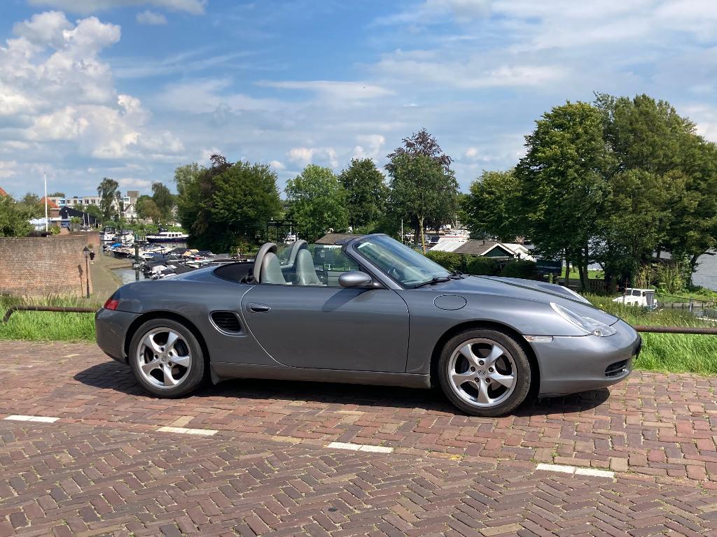 Porsche Boxster 2.7 AUT 2001 Grijs, Automaat, Achterwielaandrijving, Leder, Grijs