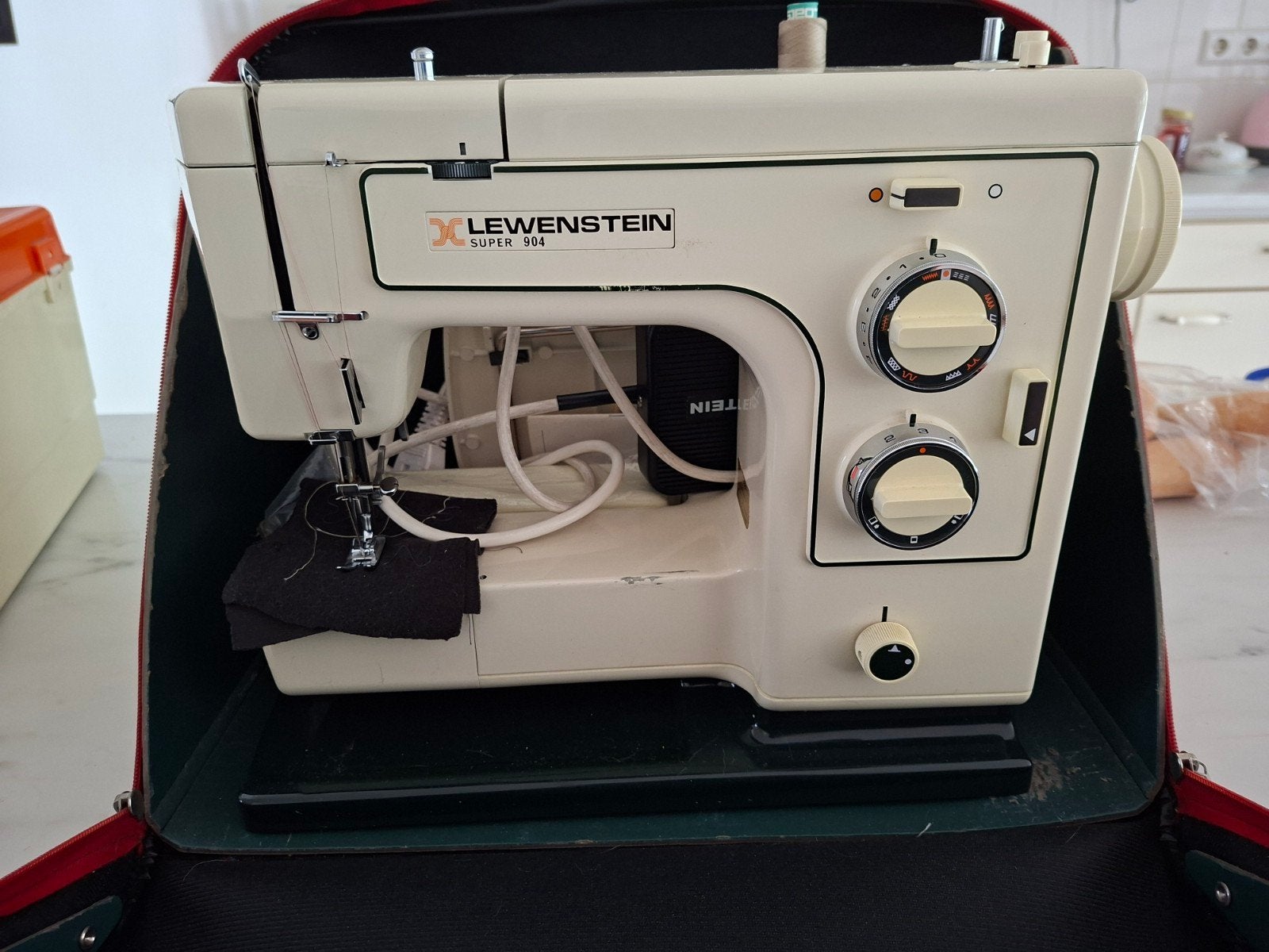 Lewenstein Super 984 Naaimachine met accessoires, Ophalen of Verzenden, Gebruikt, Naaimachine, Lewenstein