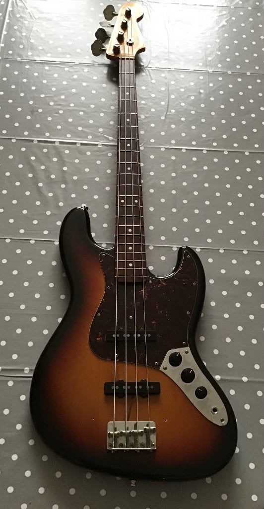 Fender jazz bass made in Japan (1990j, Muziek en Instrumenten, Ophalen, Zo goed als nieuw, Elektrisch