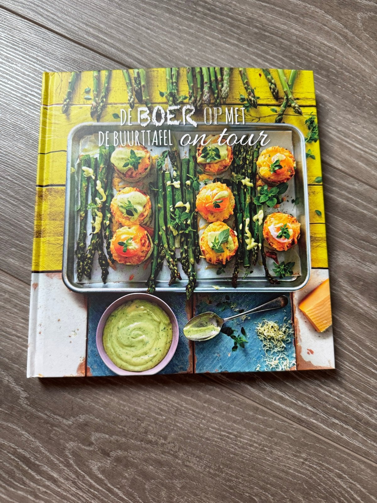 De Boer op met de Buurttafel on Tour - Aviko kookboek, Voorgerechten en Soepen, Nieuw, Ophalen of Verzenden, Gezond koken