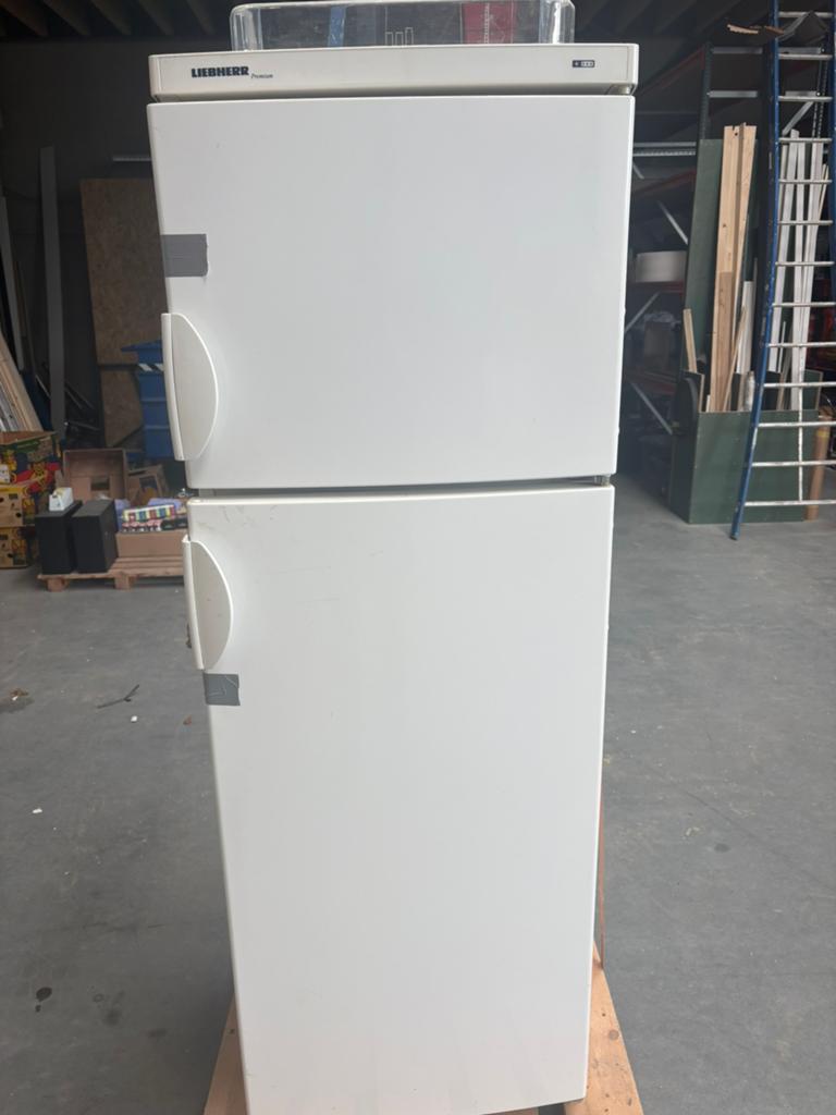 Liebherr koel/vrieskast, Witgoed en Apparatuur, Ophalen, Gebruikt, 200 liter of meer, Met aparte vriezer