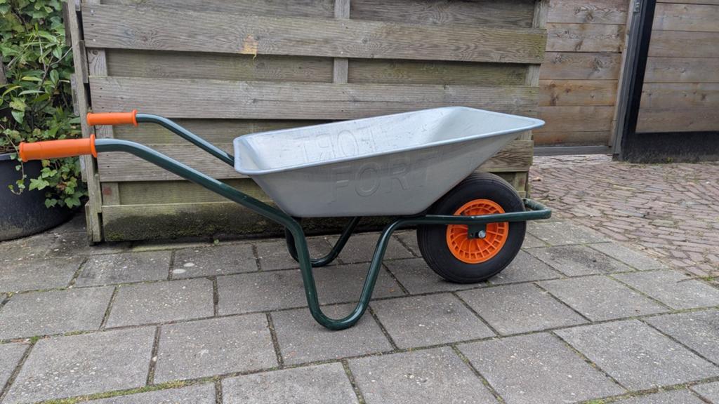 Kruiwagen als nieuw. 1x gebruikt!, Ophalen, Zo goed als nieuw