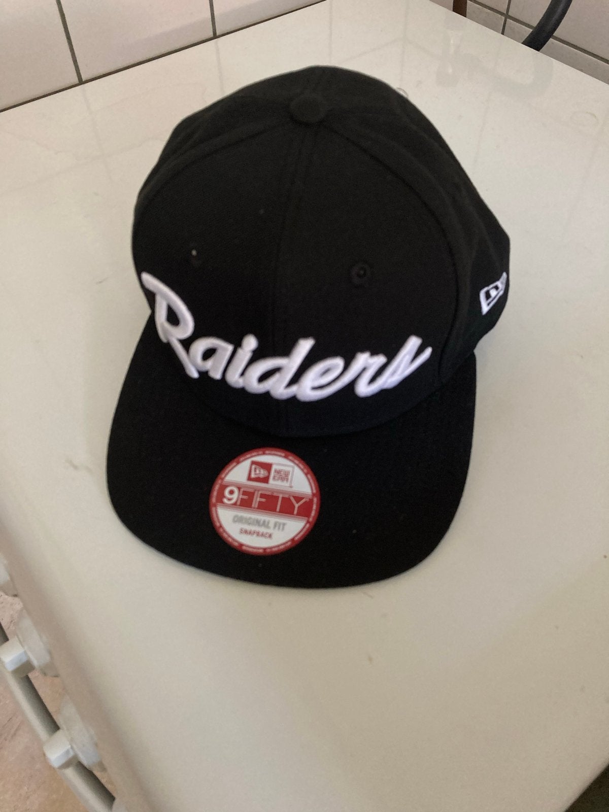 New Era Raiders Snapback Pet Zwart, Verzenden, Nieuw, One size fits all, Pet