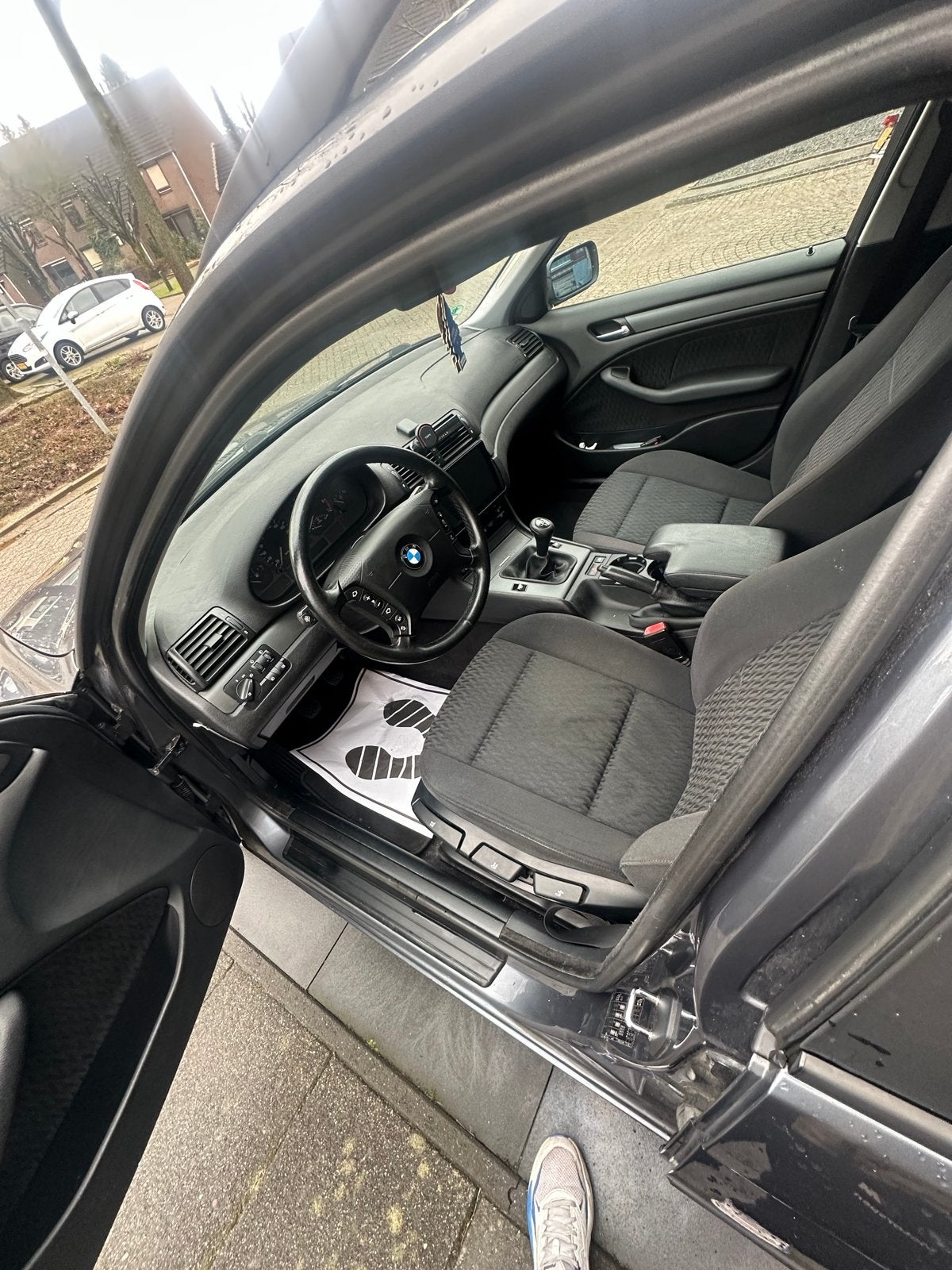 BMW 3-Serie 1.9 I 318 Touring 2001 Grijs, Achterwielaandrijving, 4 cilinders, Origineel Nederlands, Handgeschakeld