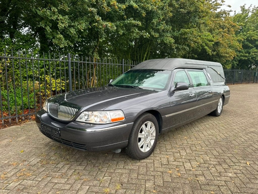Lincoln Town Car 4.6 V8 Rouwauto / Lijkwagen, 55.000km, 2007, Automaat, 238 pk, Achterwielaandrijving, Leder