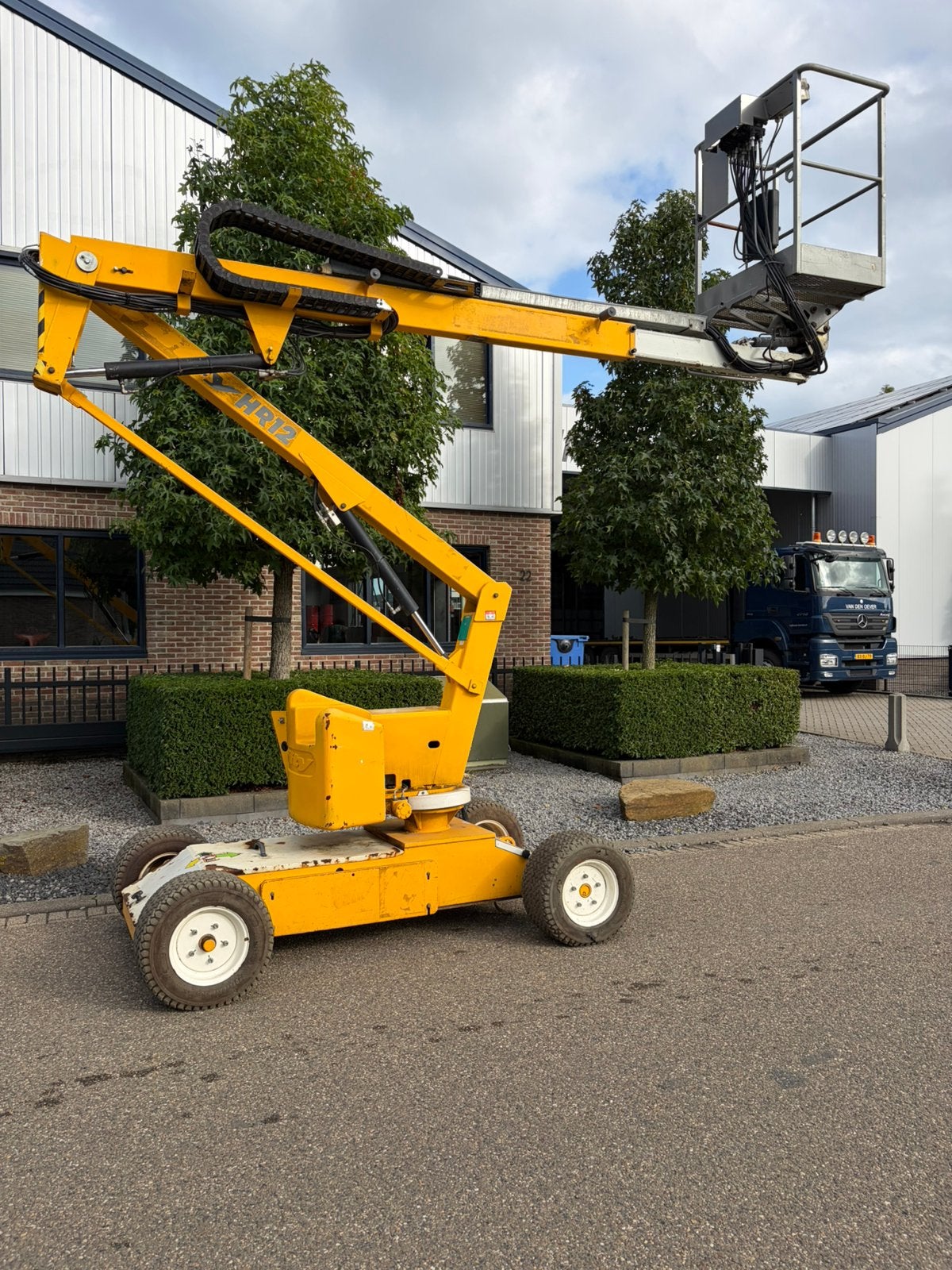 Niftylift HR12 ( nieuwe accu’s), Ophalen