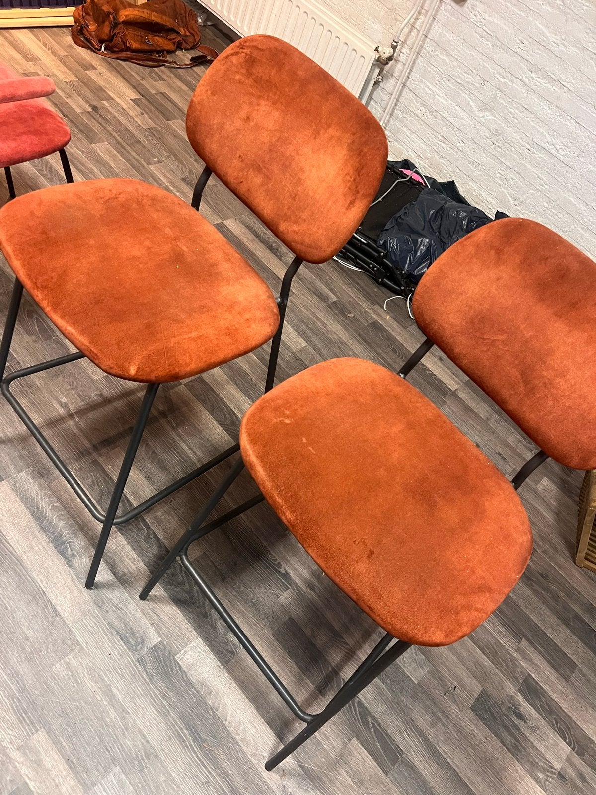 Prachtige velours barkrukken - Zitten fantastisch!, Gebruikt, Met voetsteun, Ophalen of Verzenden, 90 cm of meer