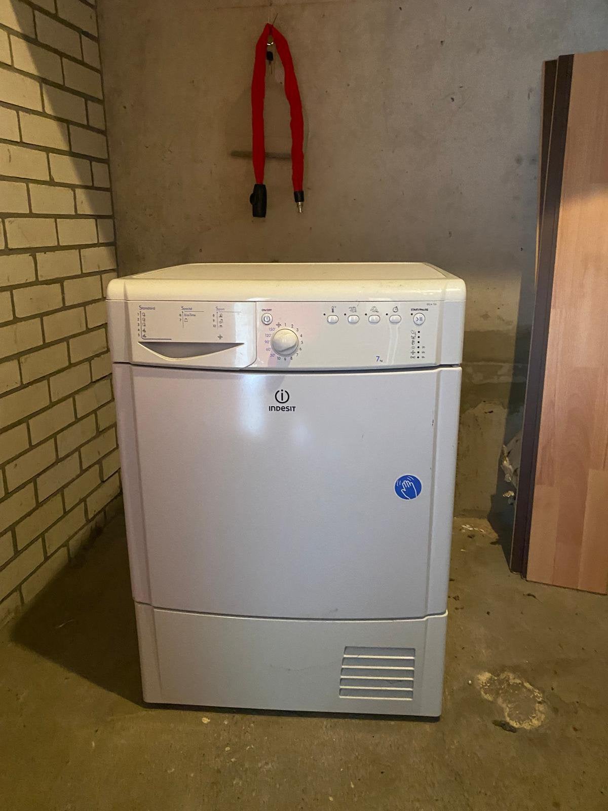 Te koop Indesit wasdroger, Ophalen, Gebruikt, Condens, 85 tot 90 cm