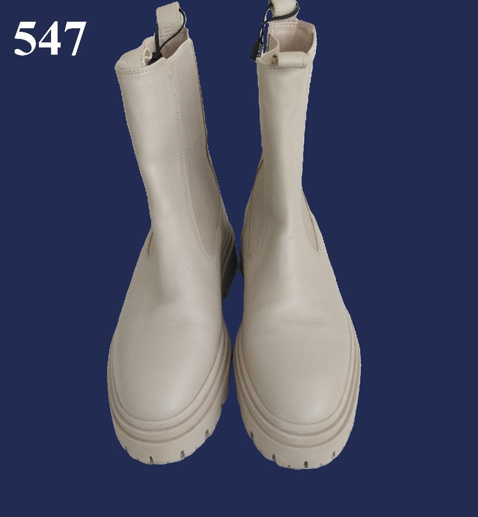Chelsea Boot - Zara - L.Beige - mt. 39, Lage of Enkellaarzen, Nieuw, Ophalen of Verzenden, Zara
