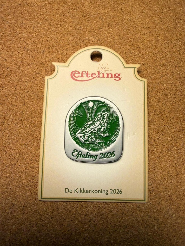 Efteling Pin | Jaarpin 2026 De Kikkerkoning | EPP 496, Verzenden, Nieuw, Button of Speldje