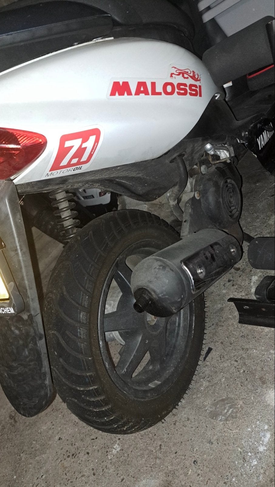 Yamaha Scooter met Malossi onderdelen en uitlaat, Fietsen en Brommers, Ophalen of Verzenden, Gebruikt, Overige typen, Yamaha