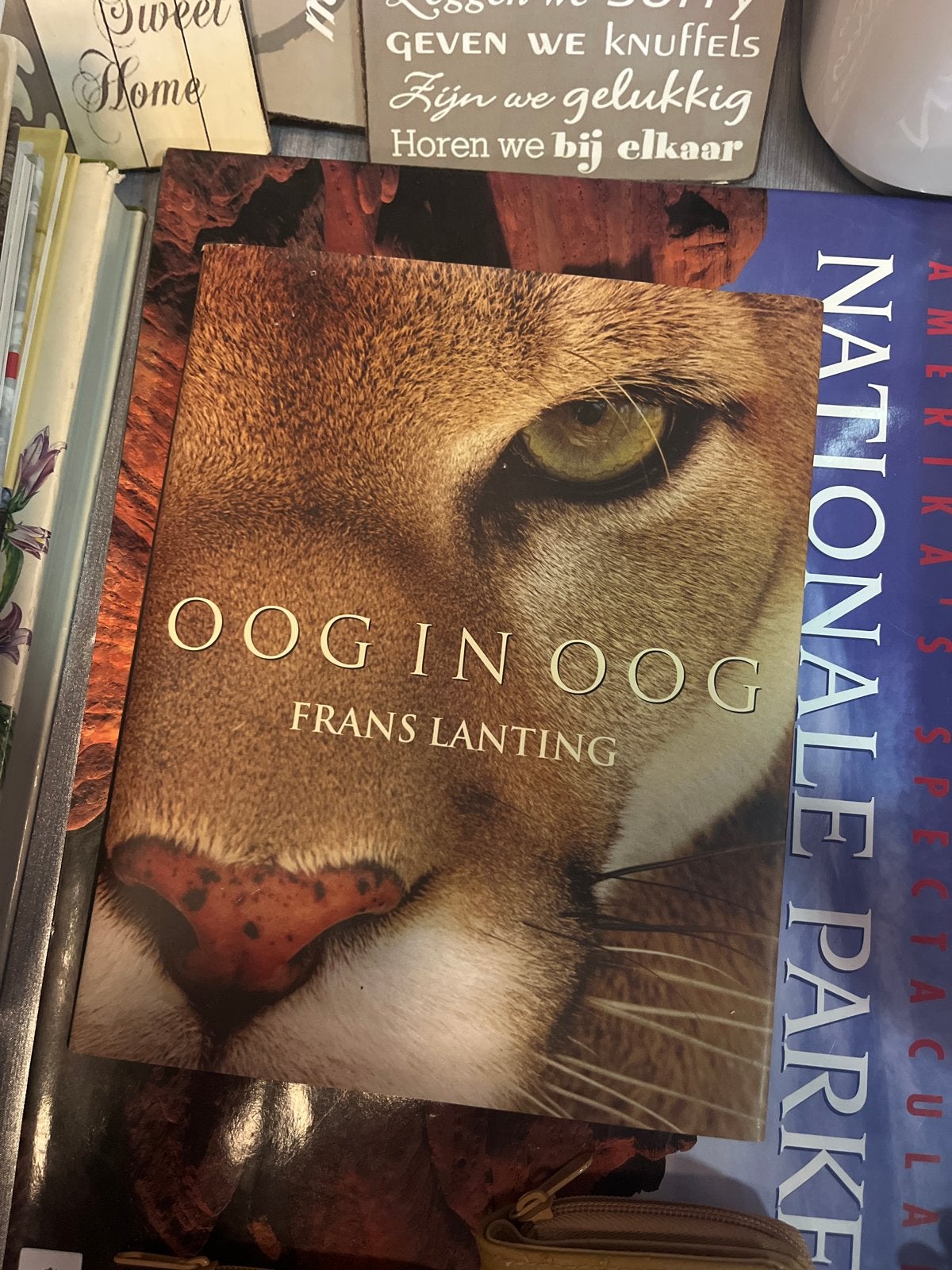 Oog in Oog - Frans Lanting (Natuurfotografie), Boeken, Ophalen of Verzenden, Gelezen, Natuur algemeen