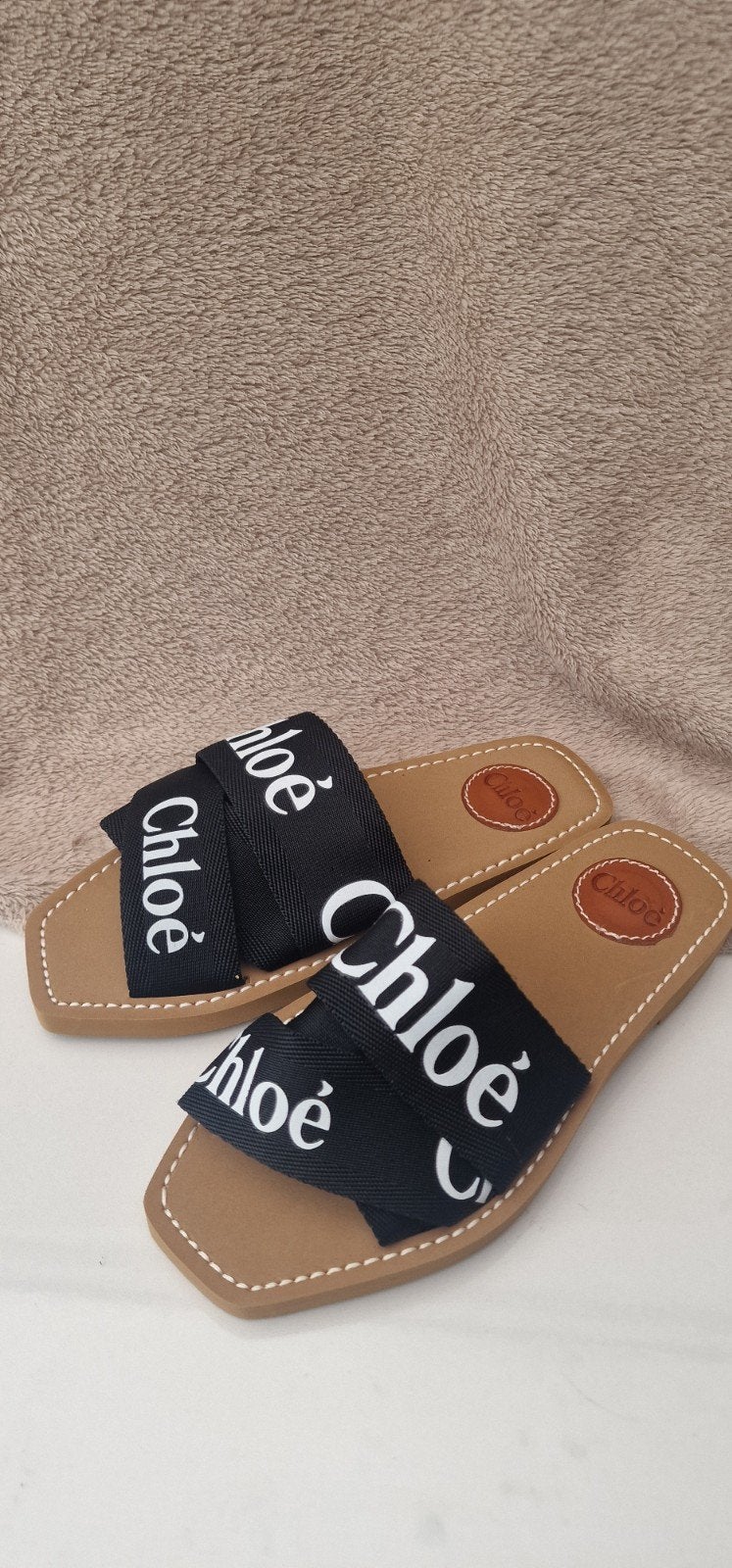 Chloe slippers maat 37 nieuw!, Kleding | Dames, Schoenen, Ophalen of Verzenden, Nieuw