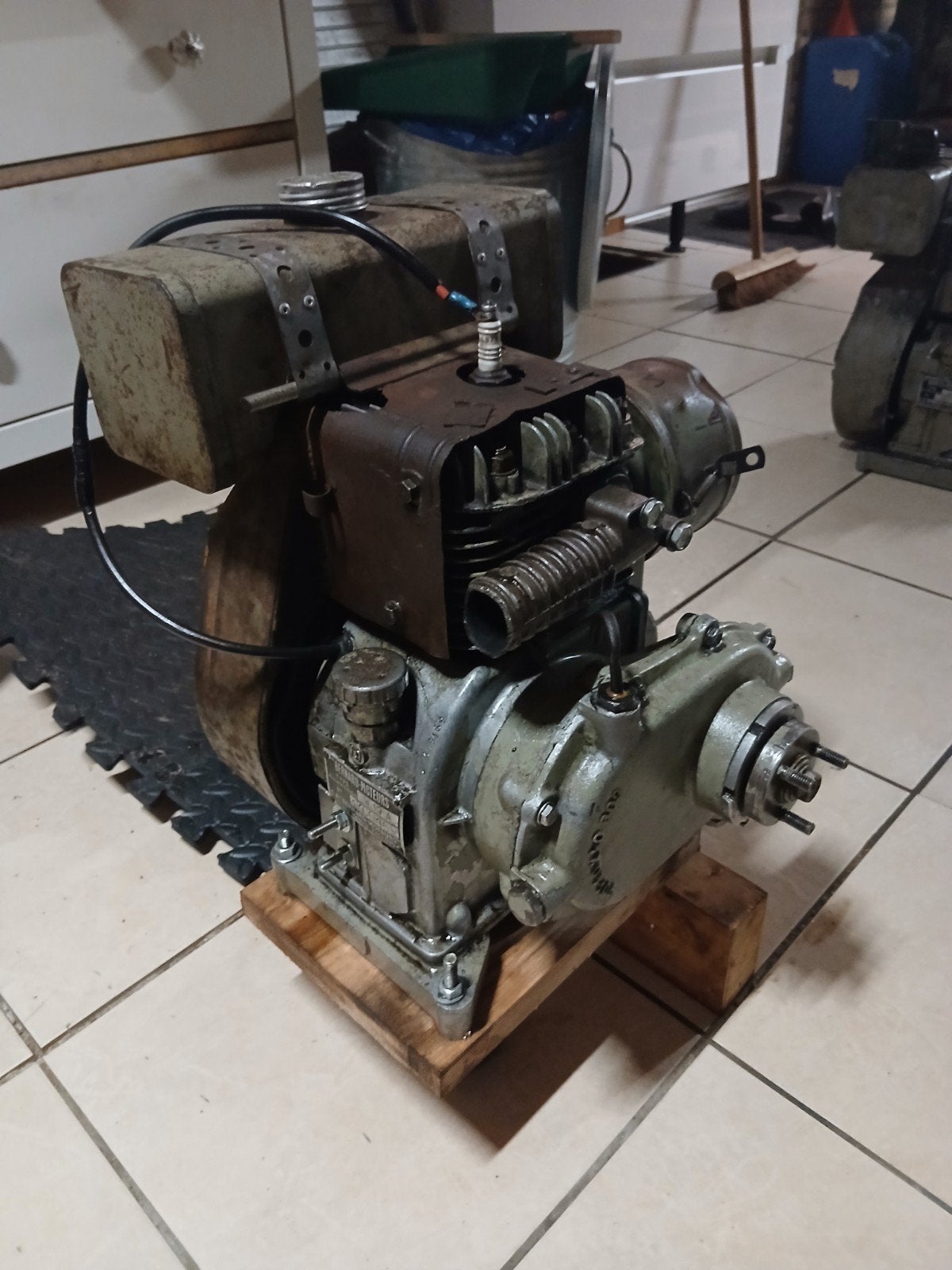 Bernard W19A motor met vertragerbox, compleet en werkend, Ophalen, Gebruikt, Benzinemotor, Minder dan 1400 rpm