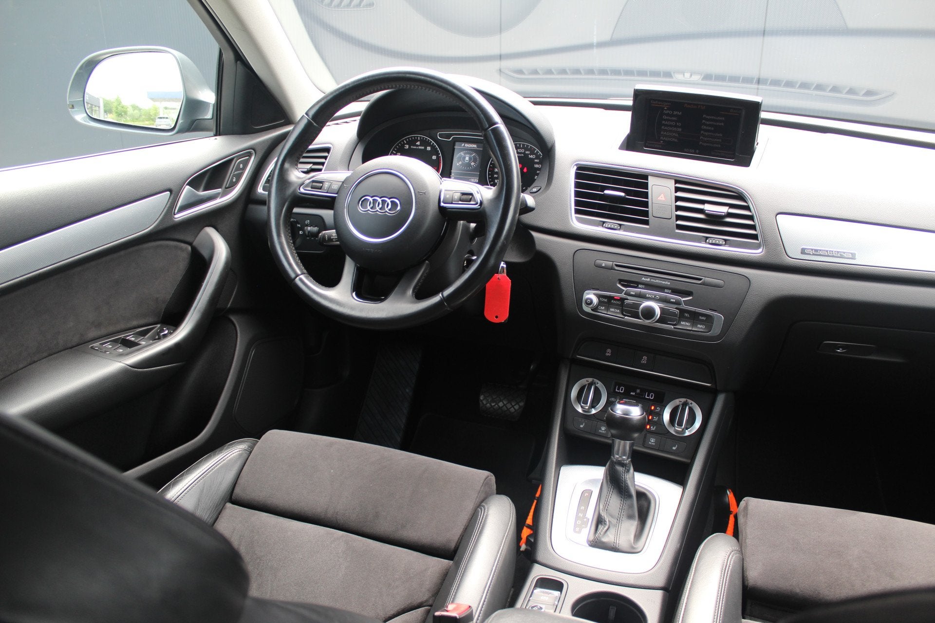 Audi Q3 2.0 TFSI quattro | Incl. 12 Maanden garantie | Cruis, Auto's, Audi, Gebruikt, 4 cilinders, Origineel Nederlands, Bedrijf
