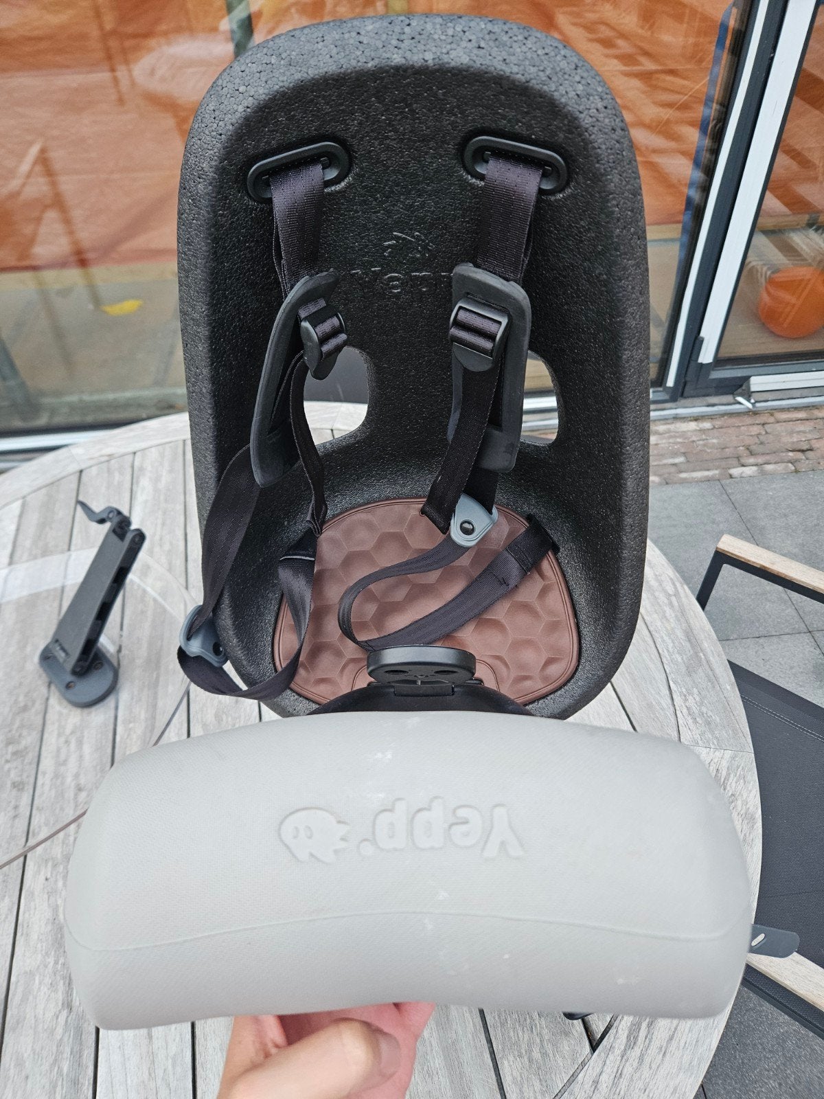 Thule Yepp Nexxt Mini fietszitje met windscherm, Fietsen en Brommers, Fietsaccessoires | Fietsstoeltjes, Ophalen, Gebruikt, Voorzitje