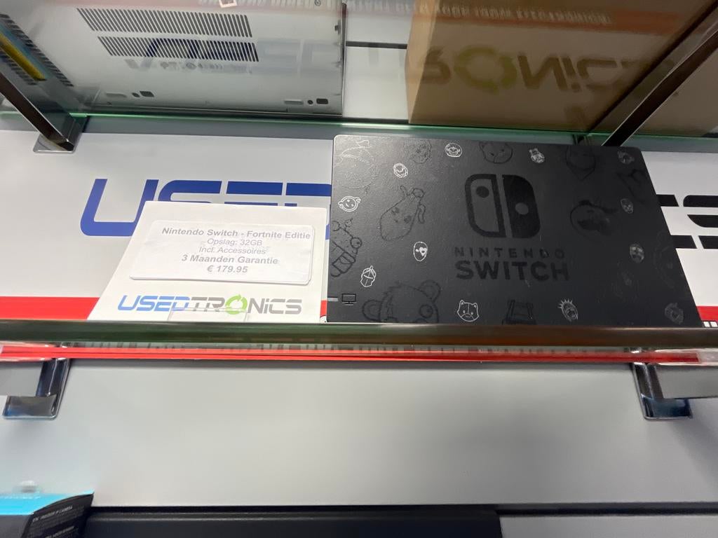 Nintendo Switch - Fortnite Editie (32GB), Spelcomputers en Games, Spelcomputers | Nintendo Switch, Gebruikt, Switch Original, Met 2 controllers