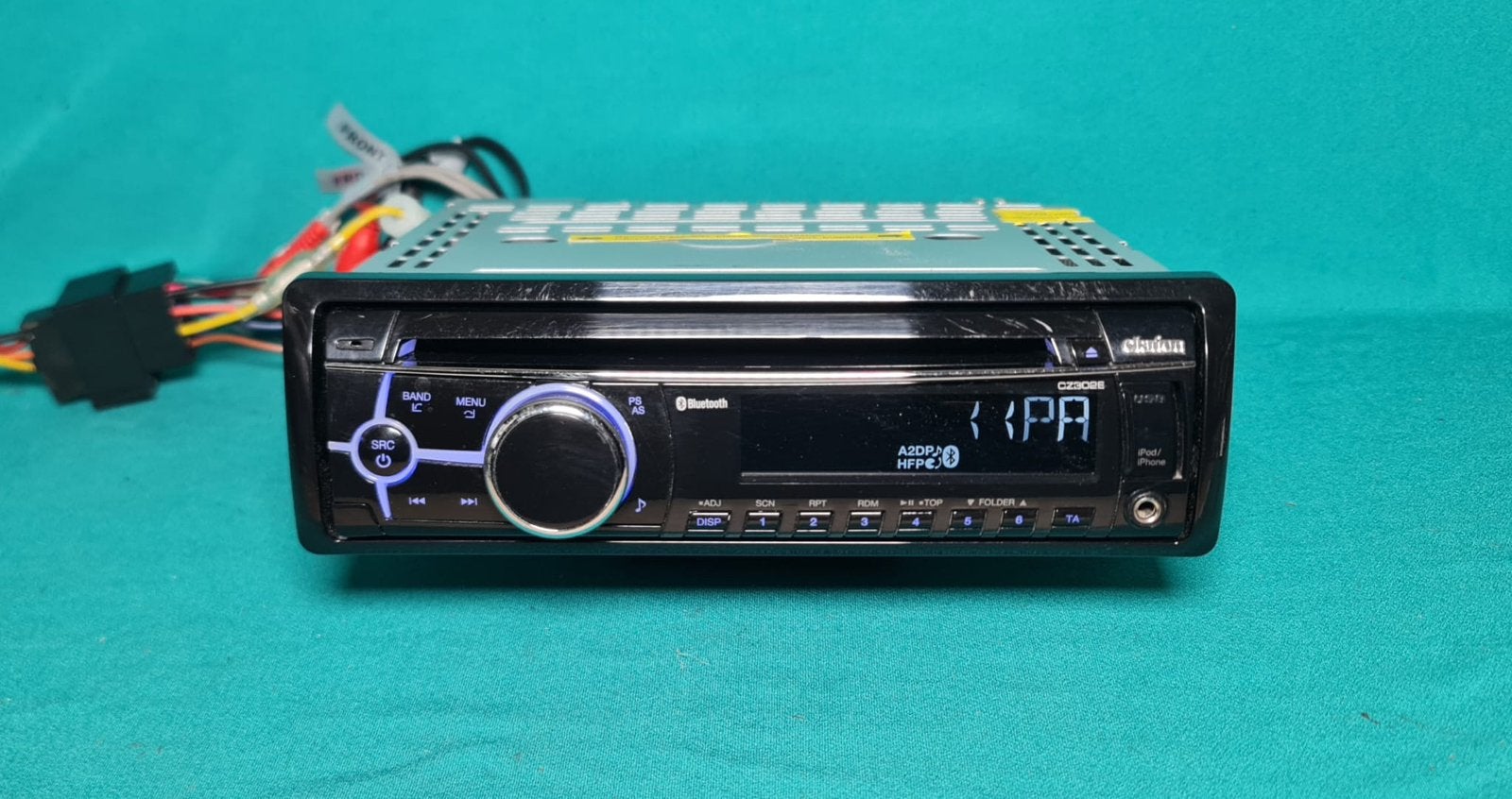 Clarion cz302e cd receiver aux USB Bluetooth, Ophalen of Verzenden, Zo goed als nieuw