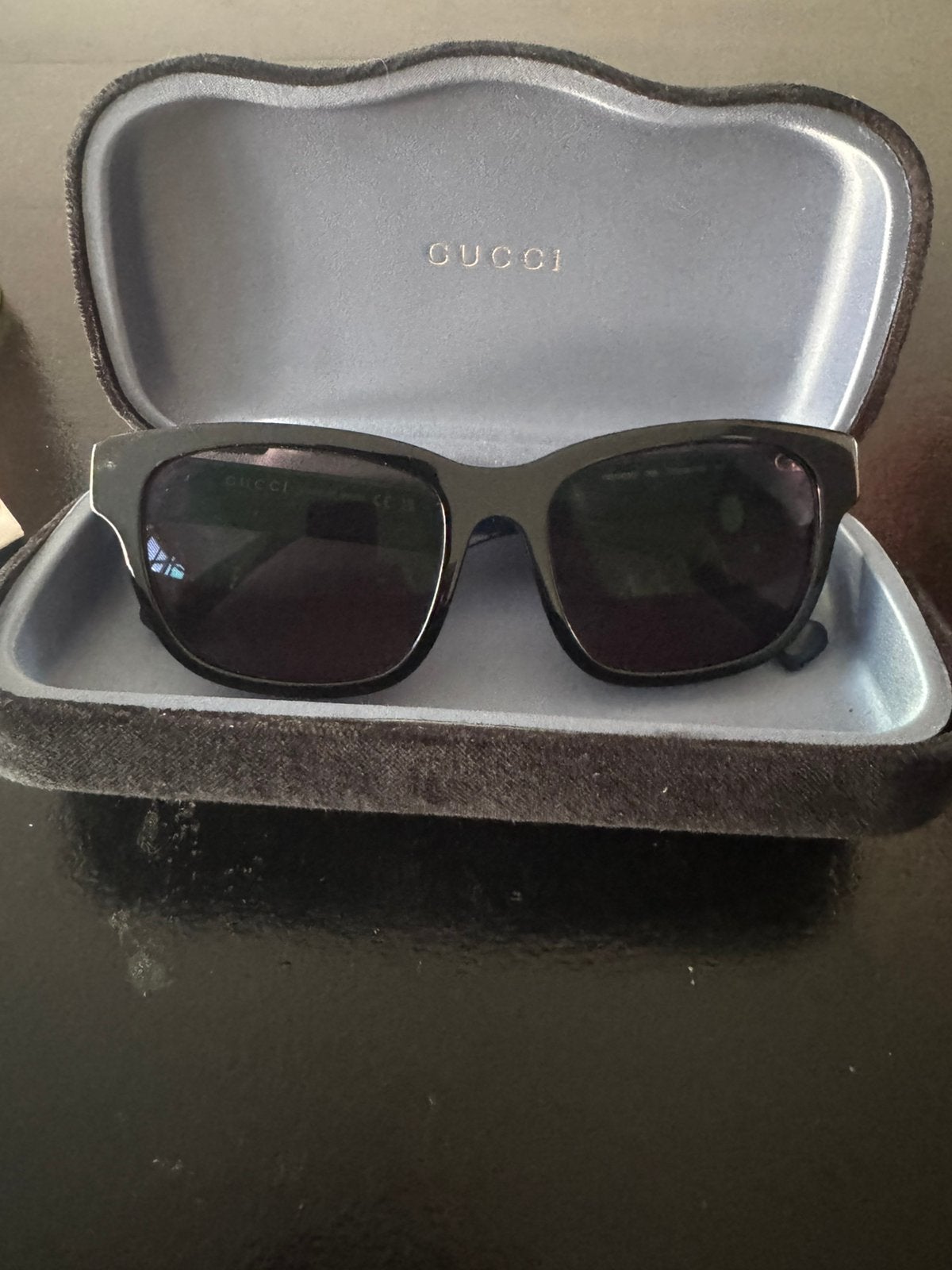 Gucci zonnebril, Sieraden, Tassen en Uiterlijk, Zonnebrillen en Brillen | Dames, Overige merken, Zonnebril, Zwart, Ophalen of Verzenden