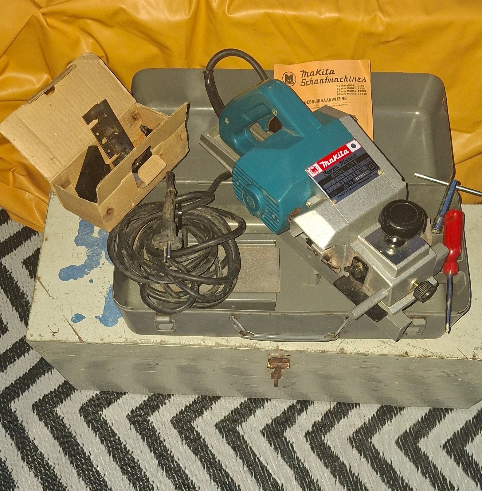 Makita Power Planer Model 1100 - Schaafmachine, Doe-het-zelf en Verbouw, Ophalen of Verzenden, Gebruikt, Elektrisch
