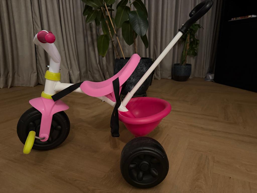 Roze driewieler met duwstang en mandje, Ophalen, Gebruikt, Terugtraprem