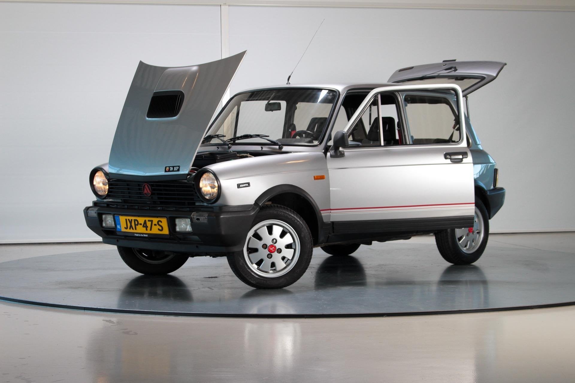 1984 Lancia Autobianchi A112 Abarth 5-bak, Voorwielaandrijving, Zwart, 4 stoelen, Leder en Stof