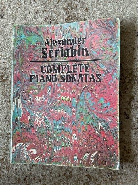 Studieboek met complete Sonatas van Alexander Scriabin, Instrument, Ophalen of Verzenden, Alexander Scriabin, Gelezen