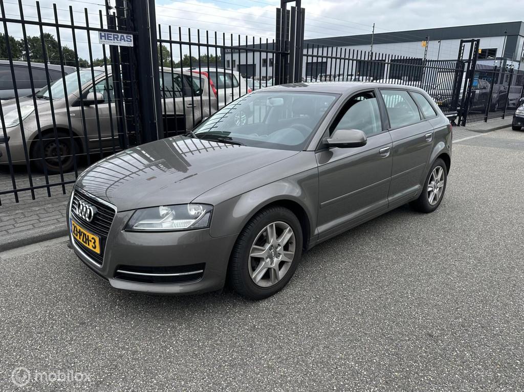Audi A3 Sportback 1.2 TFSI Attraction Pro Line Business, Voorwielaandrijving, Euro 5, Gebruikt, 4 cilinders
