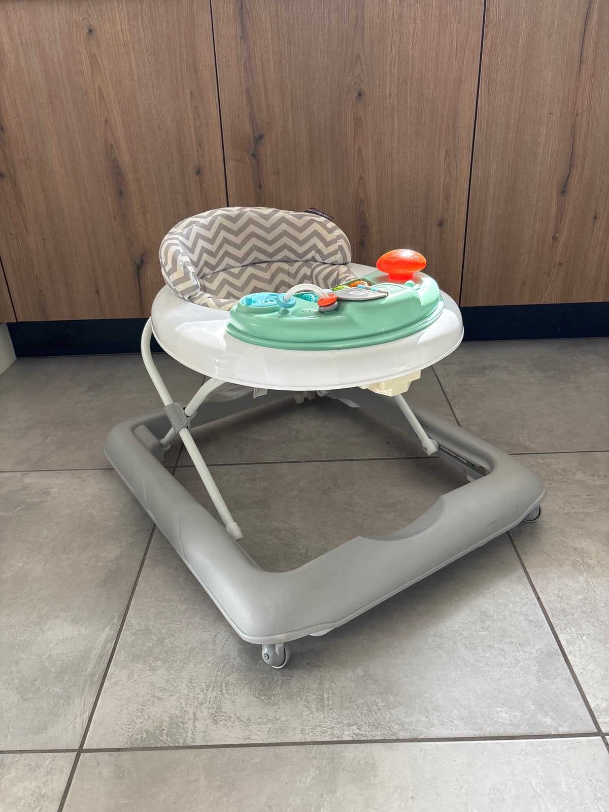 Baby loopstoel, Kinderen en Baby's, Ophalen, Gebruikt, Overige typen, Met wieltjes