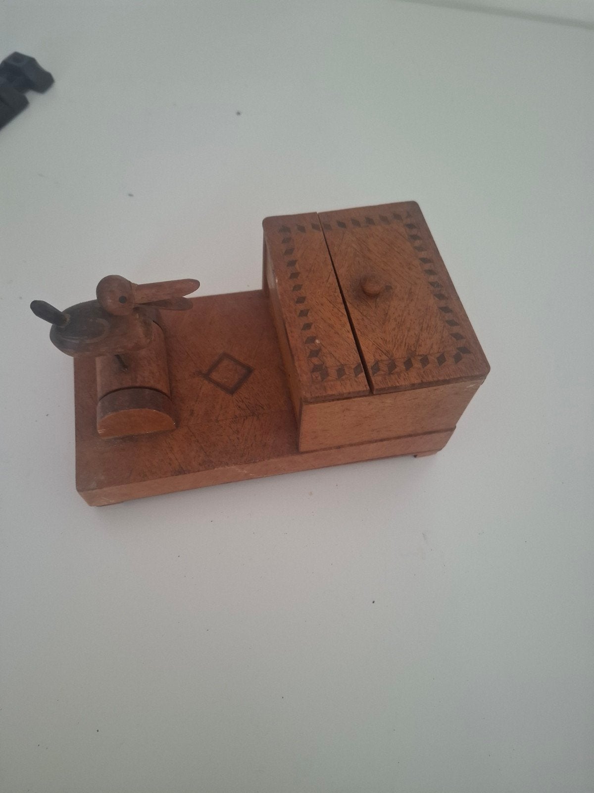 Vintage houten sigarettenautomaat met inlegwerk, Ophalen of Verzenden