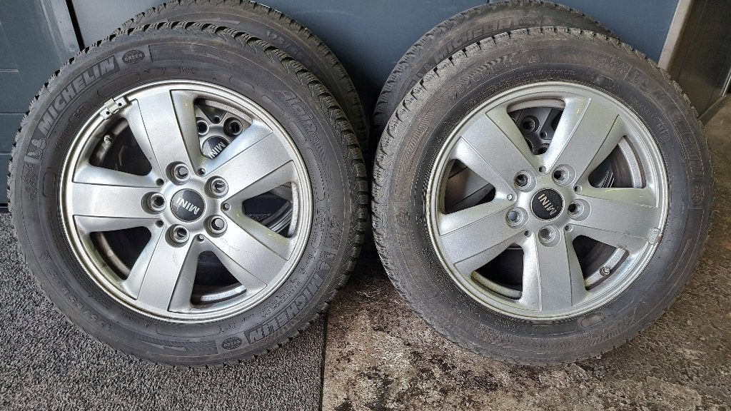 Mini One/Cabrio/Cooper Origineel winterbanden set 175/65R15, Auto-onderdelen, Ophalen, Gebruikt, 15 inch, 175 mm